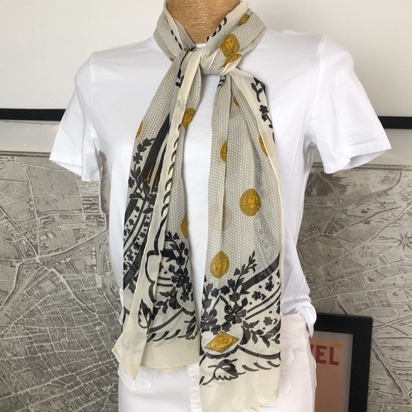 VERSACE  Cream and Medusa Gold Scarf 62”X 17” 100% silk made in Italy - Picture 1 of 12